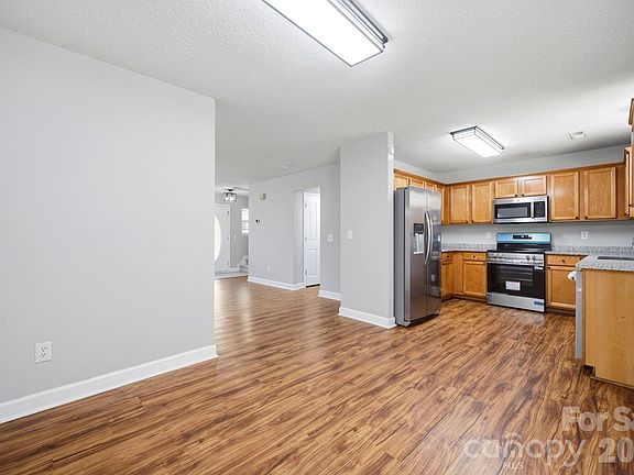 5th image of 2099 Brookchase Blvd