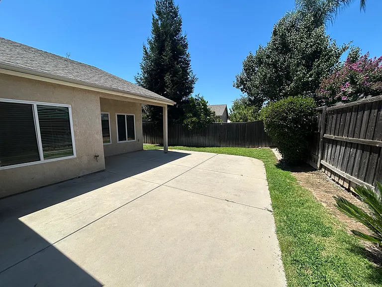 2240 Lorena Ave — Photo 13