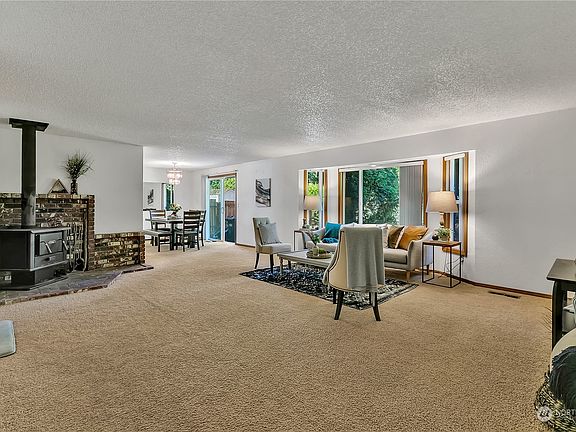 5th image of 1201 Everest Court SE