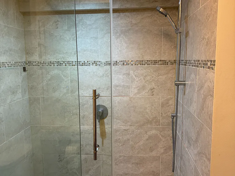 228 Coons Rd E — Photo 10