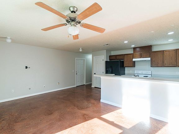 3rd image of 113 Woodlane Ave