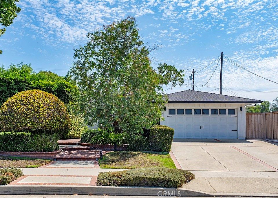 1st image of 1102 Randall Ave