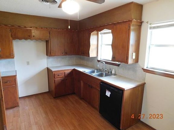 4th image of 813 NW 58th St