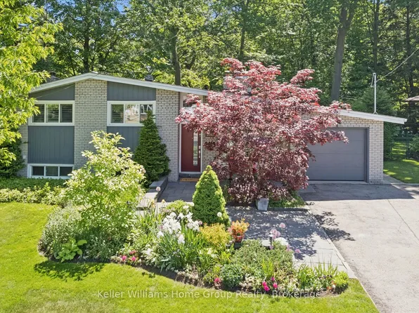 2166 Corsair Rd, Mississauga, ON L5A 2L8