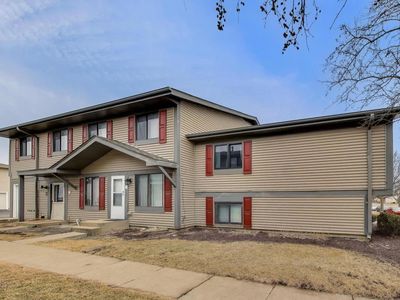 29W532 Winchester Cir S #4, Warrenville, IL, 60555