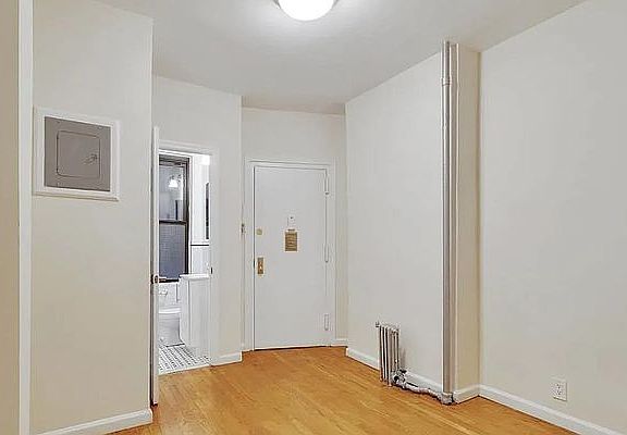 3rd image of 516 E 80th St APT 9