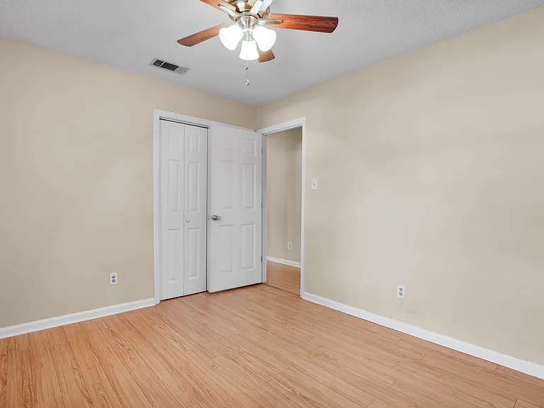 8 N Nicholson Cir — Photo 27