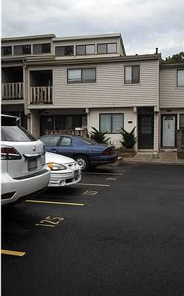 3rd image of 125 Surfside Plz #32