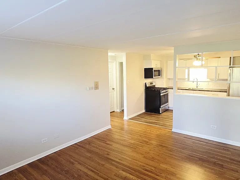 11011 - 13 South Lloyd Drive - #9 — Photo 7
