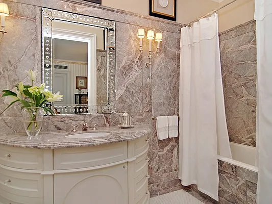 Sold by Sotheby's International Realty | media 2