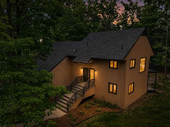 2096 Pinecrest St, Harbor Springs, MI 49740