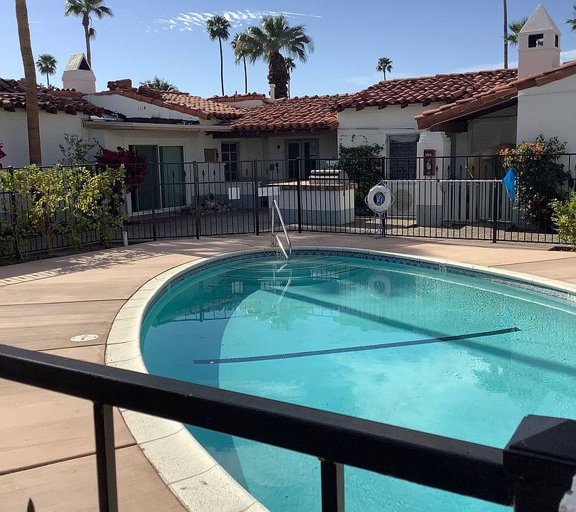 2nd image of 139 Tamarisk Rd #P04