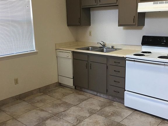 2nd image of 465 Salopek Blvd APT 7