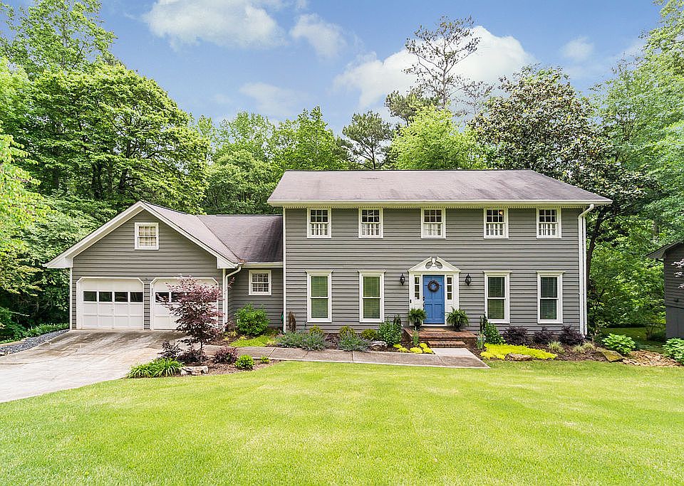 Renovated 4 bed 2.5 bath 