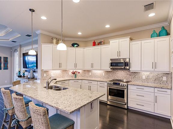 5th image of 9432 Isla Bella Cir