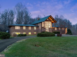 10400 Hume Rd, Marshall, VA 20115
