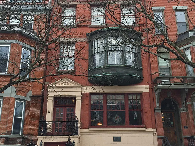 44 Willett St #4-R — Photo 1