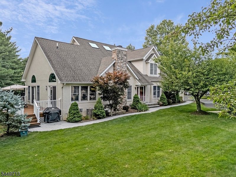 1st image of 49 Georgetown Ct