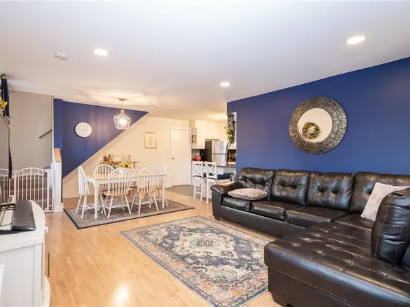 100 Chateau Lane #14, Hawthorne, NY 10532