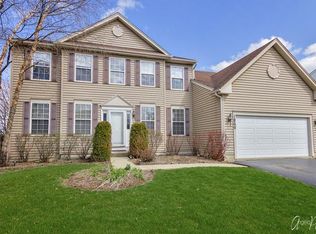 1066 Cormar Dr, Lake Zurich, IL 60047