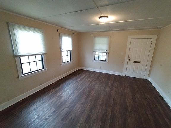 4th image of 5605 Wesconnett Blvd