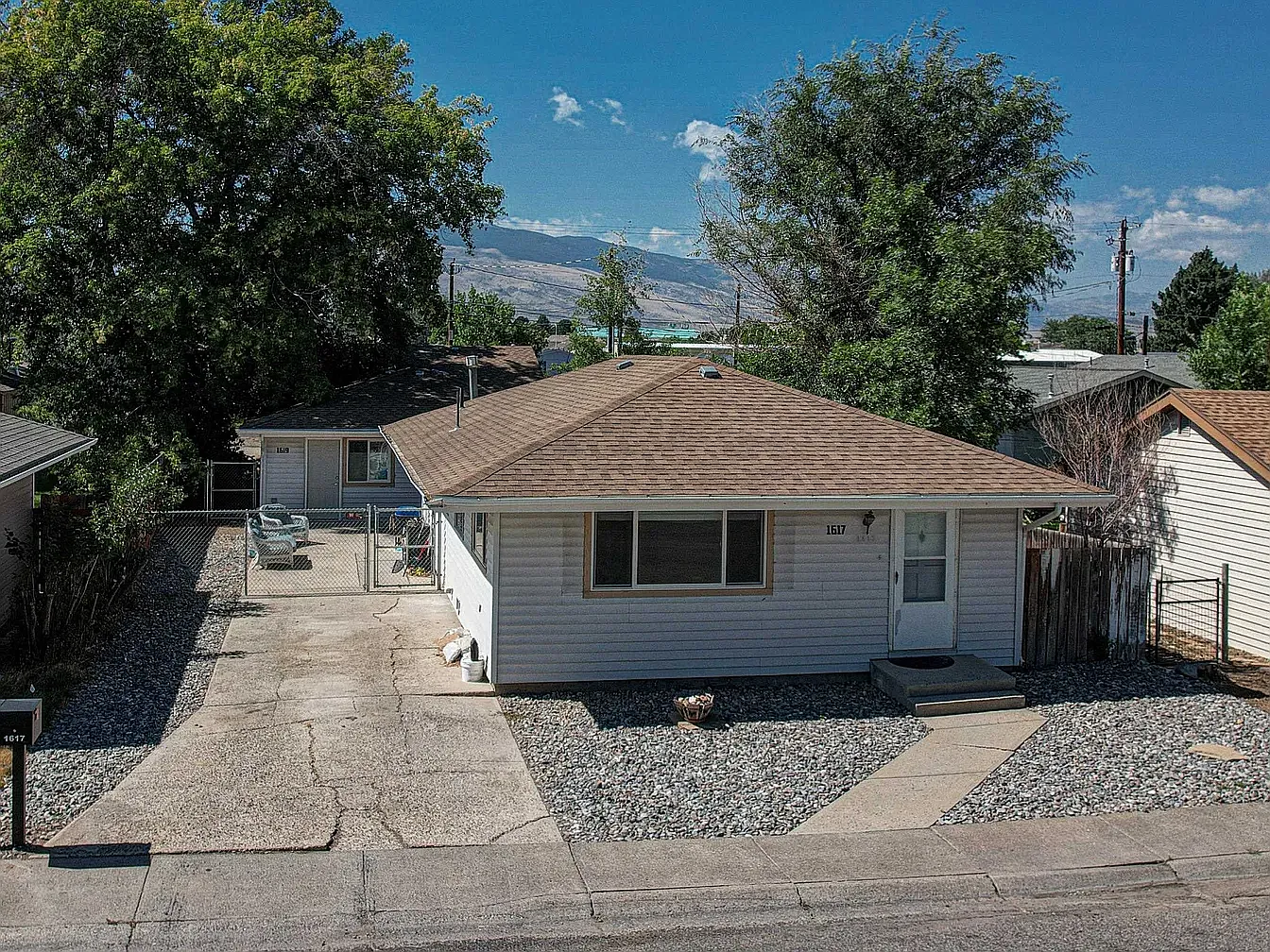 2 bed, 1118 sqft, $1,650 — Photo 3