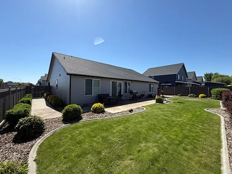 609 S Harborview St — Photo 3
