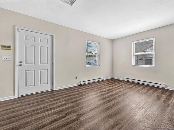 5th image of 112 Harrison Ave NW