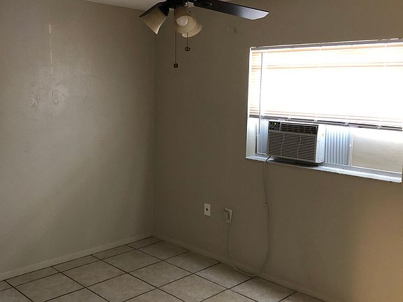 4th image of 3918 Lora St