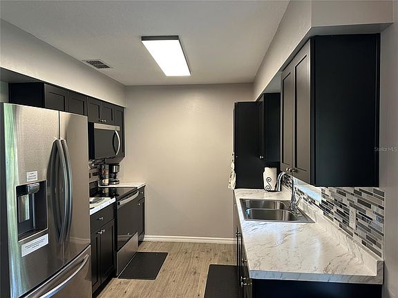 5th image of 3724 W SULLIVAN STREET