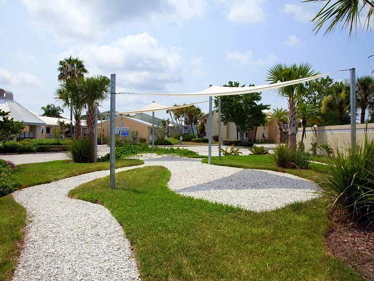 Coral Club Apartment Homes — Photo 23