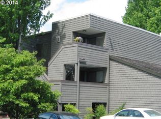 5602 SW Riverside Ln APT 9, Portland, OR 97239