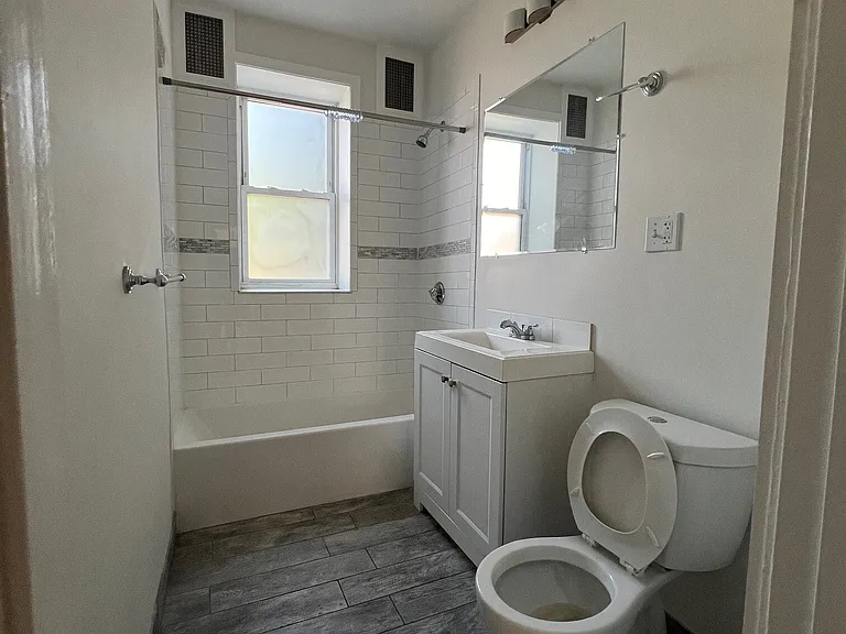 4-6 Farrington Ave #1X — Photo 7