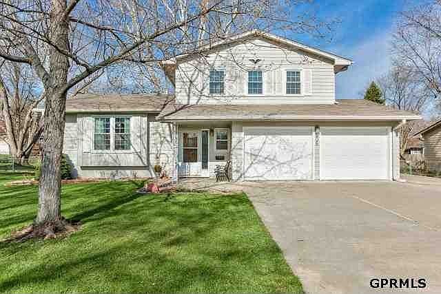 1st image of 806 Monarch Cir