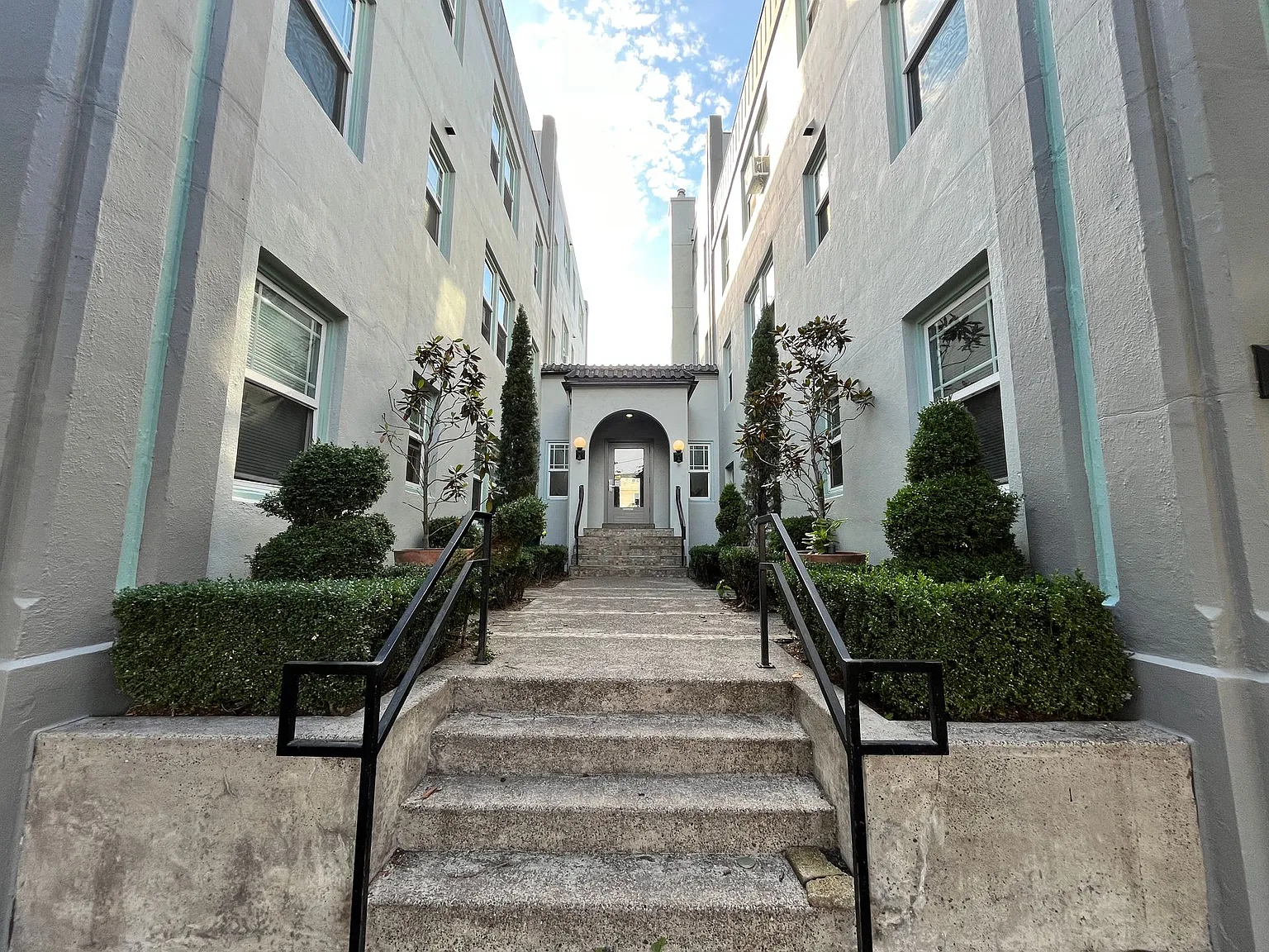 Castle Manor by Star Metro — Photo 2