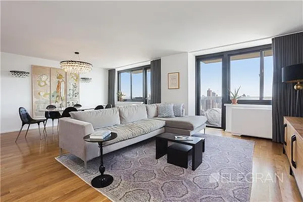 Sold by (Legacy) Elegran | media 24