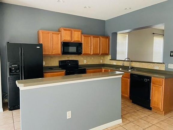 4th image of 5252 Paradise Cay Cir