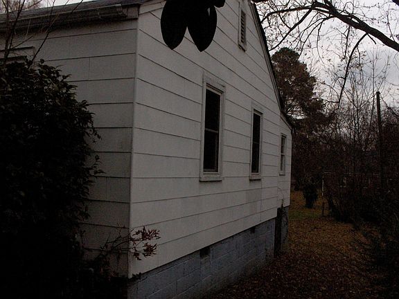 2nd image of 3014 Berwyn St