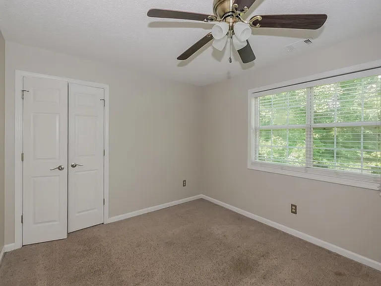 135 Masters Dr — Photo 15