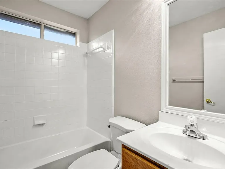 14901 Nuttall Dr — Photo 18