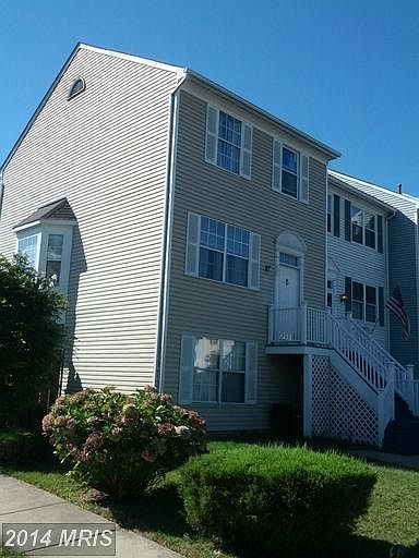 1st image of 507 Richmond Sq NE