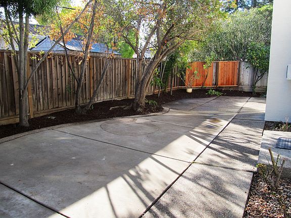 3rd image of 7676 Berland Ct