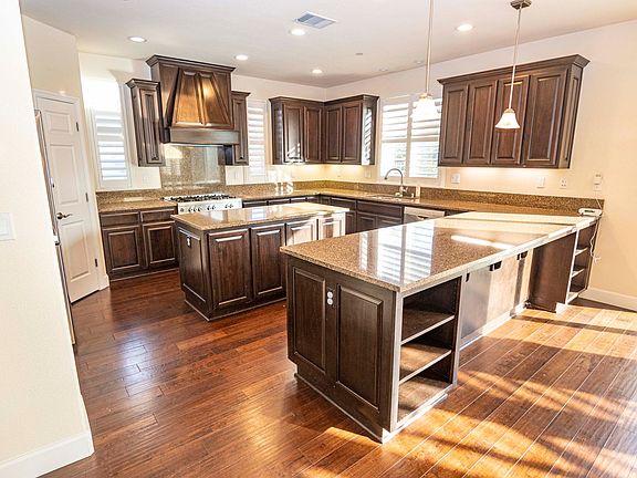 2nd image of 2744 Valley Oak Pl