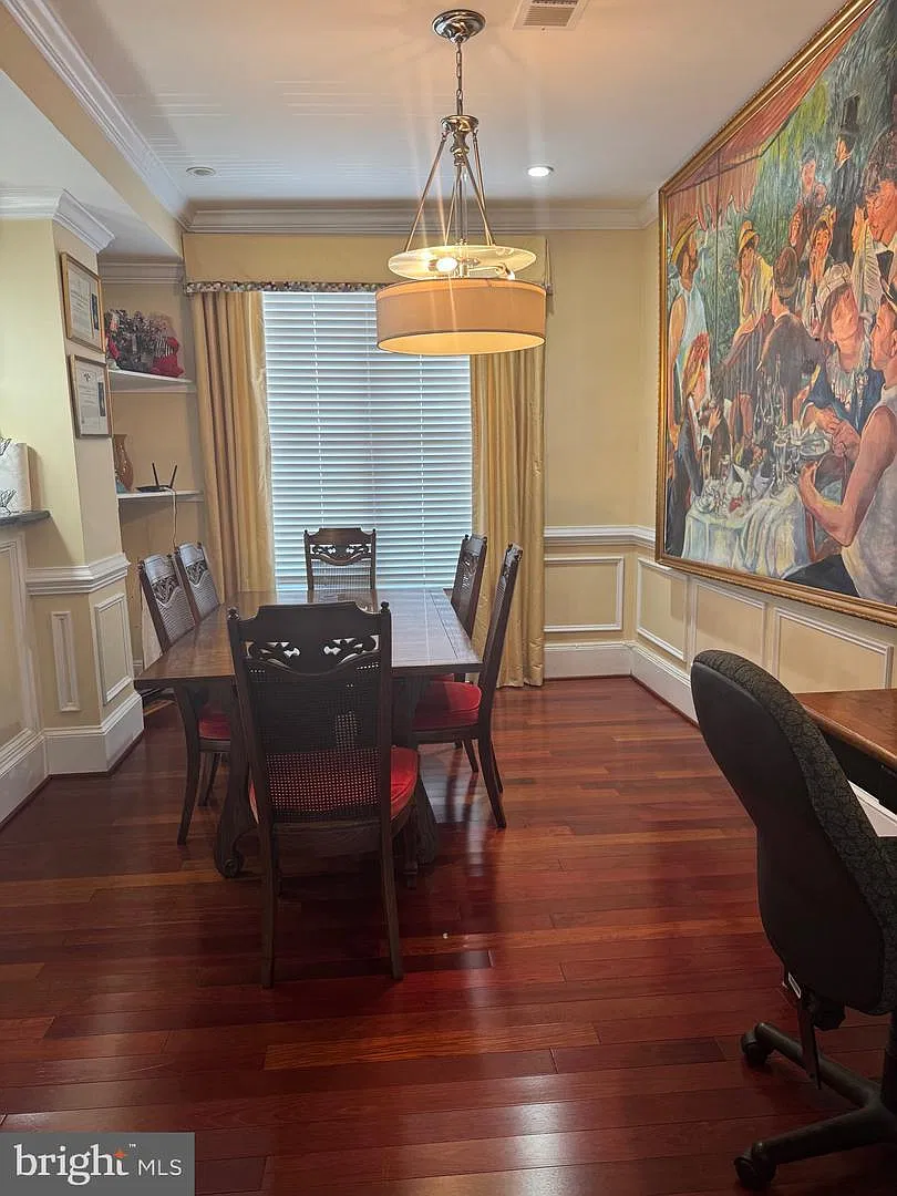 5 bed, 1175 sqft, $5,500 — Photo 1