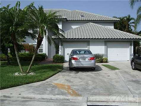 1st image of 11546 Briarwood Cir APT 4