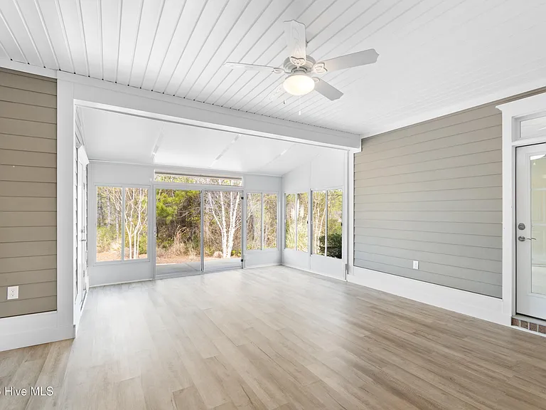 3688 Gardenia Ln — Photo 15