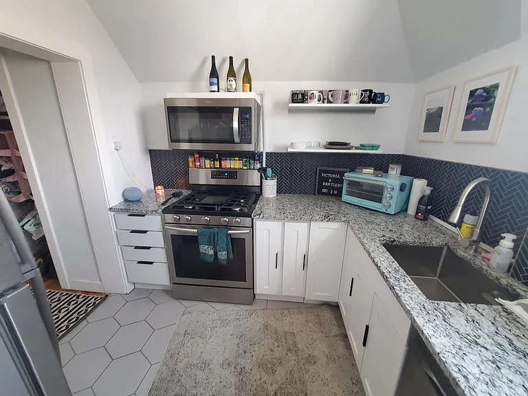 1259 N Clarkson St #4 — Photo 6
