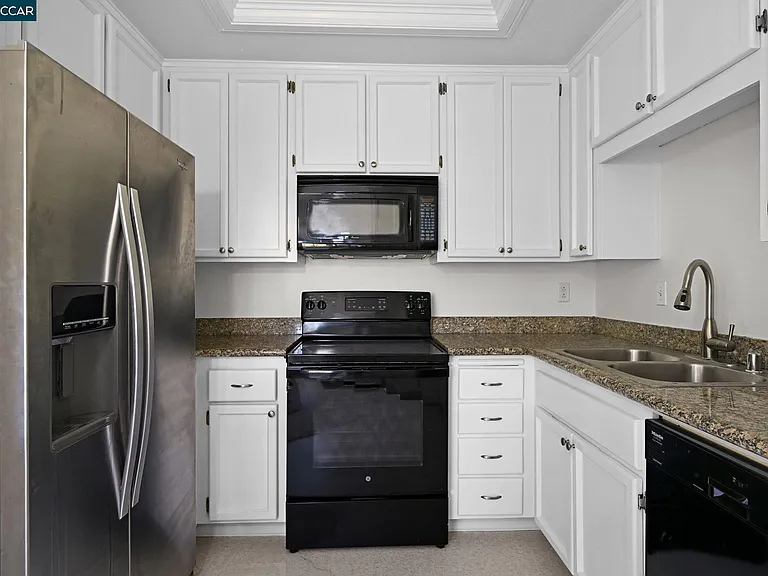 5012 Lakeview Dr #201 — Photo 12