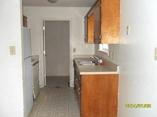 3rd image of 430 Woodale Dr