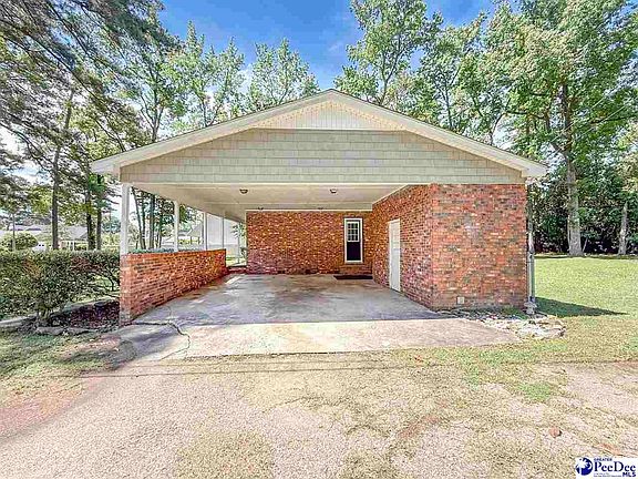 3rd image of 1611 Linden Dr